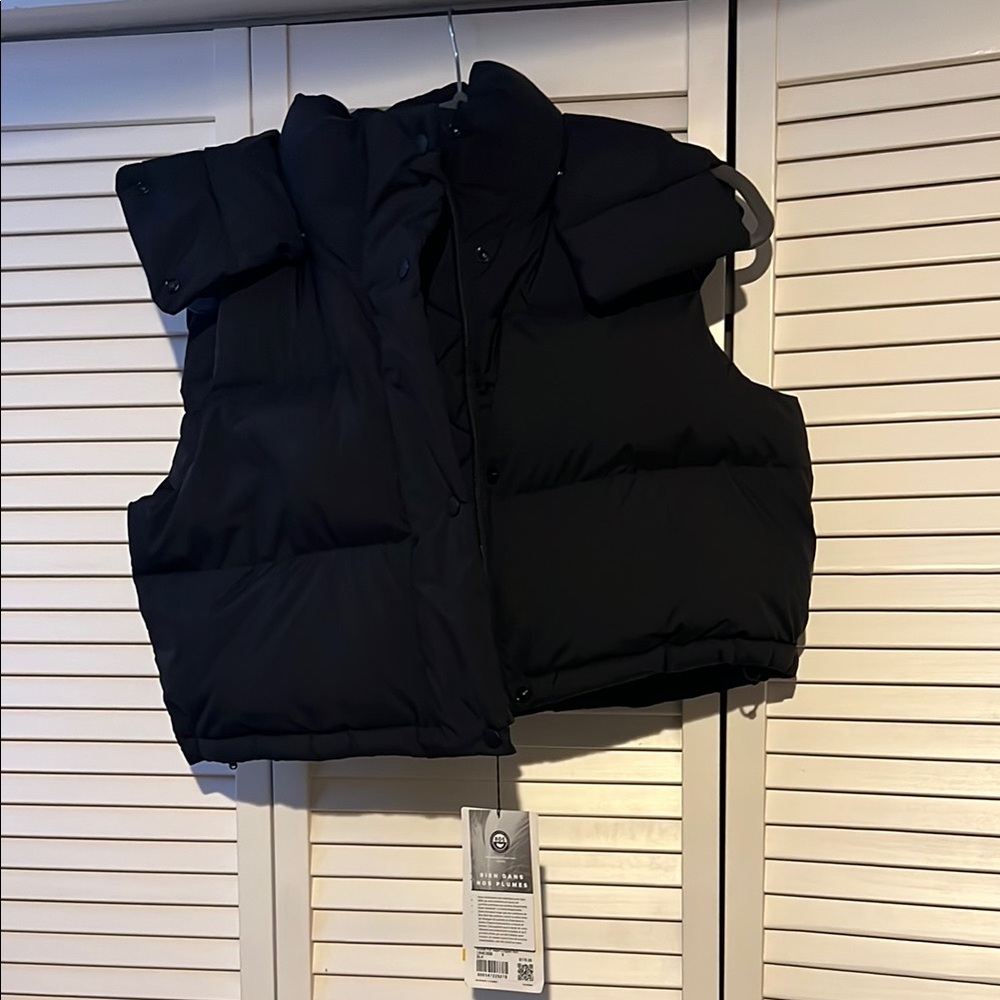 Black Cropped Puffer Vest
